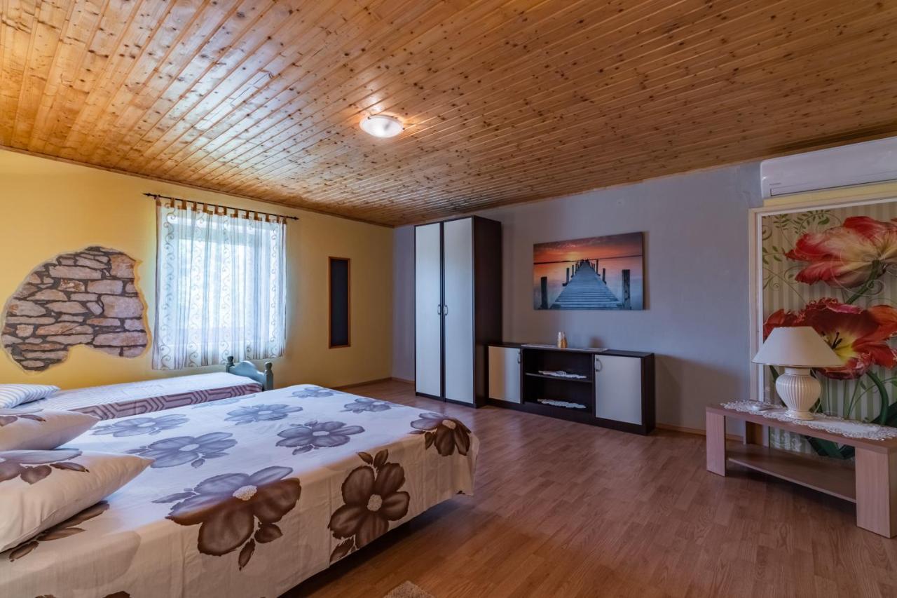 House Gracijela, Village Bulici Sajini Bagian luar foto