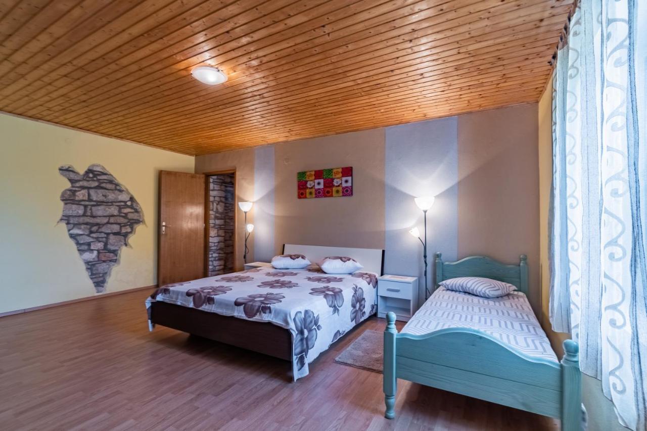 House Gracijela, Village Bulici Sajini Bagian luar foto